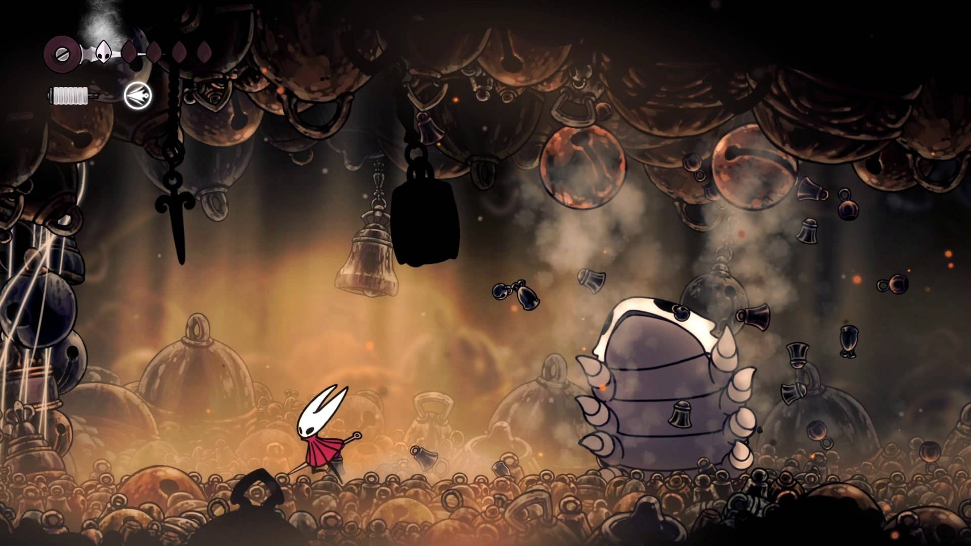 Хорнет сражается с Колокольным зверем, который кидает в неё колокола в Hollow Knight: Silksong